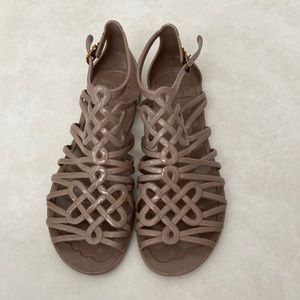 Diane von Furstenberg Jaya jelly sandal in Pebble size 7